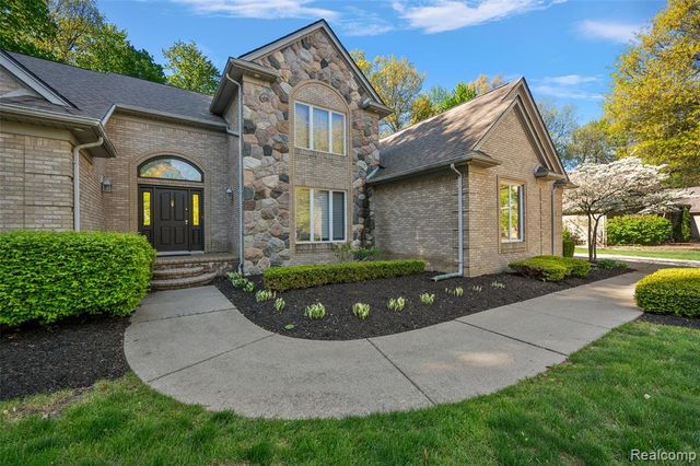 17840 Christine Boulevard, Clinton Township, MI 48038