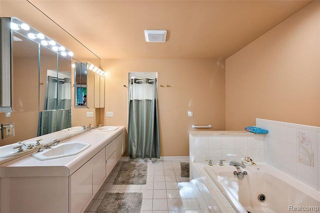 17840 Christine Boulevard, Clinton Township, MI 48038