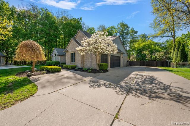17840 Christine Boulevard, Clinton Township, MI 48038