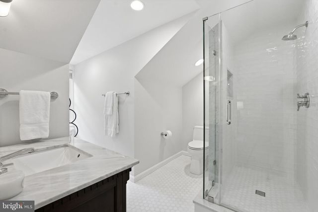 8020 RIVER FALLS DR, Potomac, MD 20854