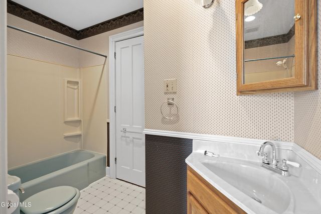 4268 Frederick Road, Guilderland, NY 12009