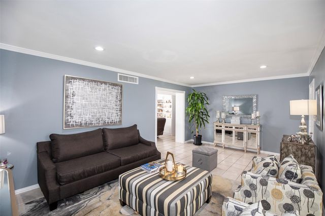 2101 Fountain View Drive 80, Houston, TX 77057