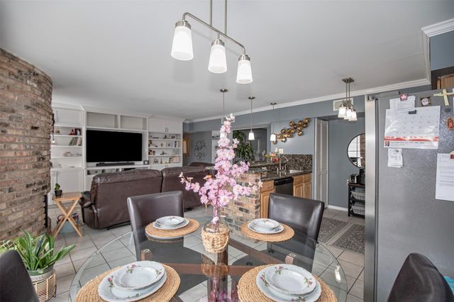 2101 Fountain View Drive 80, Houston, TX 77057