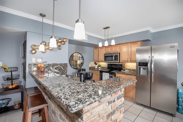 2101 Fountain View Drive 80, Houston, TX 77057