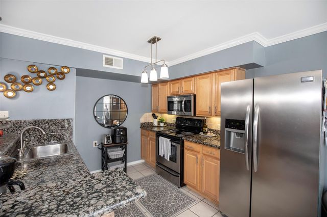 2101 Fountain View Drive 80, Houston, TX 77057