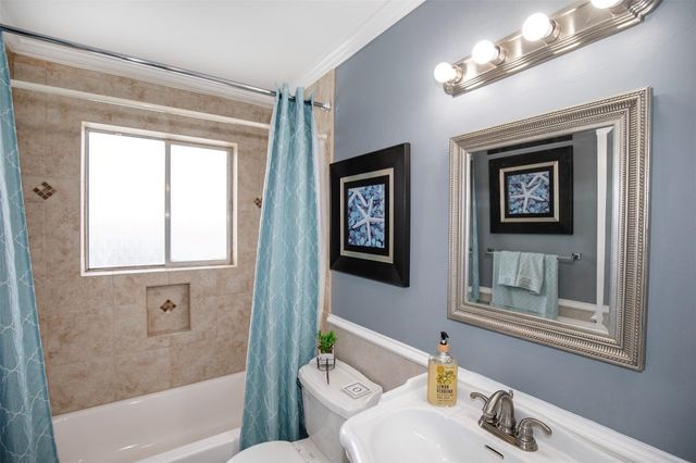 2101 Fountain View Drive 80, Houston, TX 77057