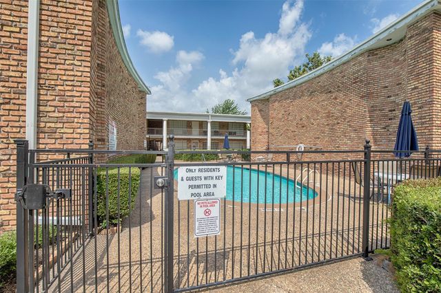 2101 Fountain View Drive 80, Houston, TX 77057