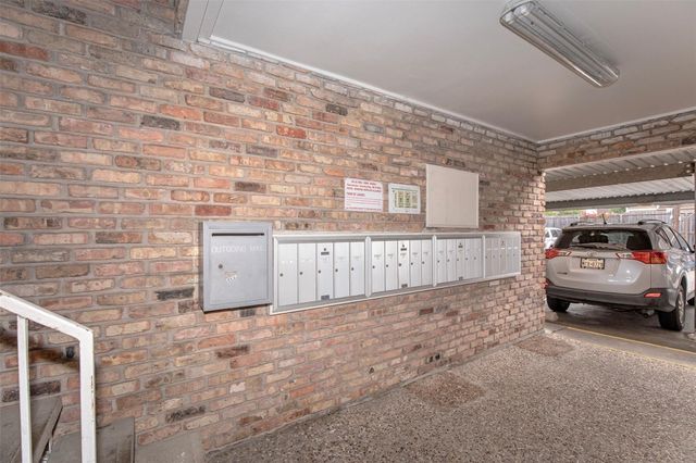 2101 Fountain View Drive 80, Houston, TX 77057