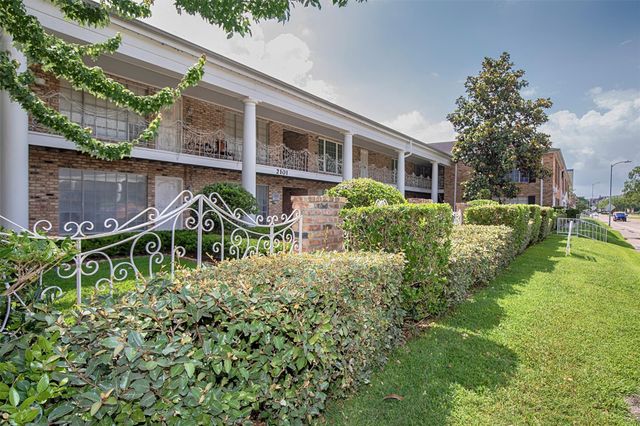 2101 Fountain View Drive 80, Houston, TX 77057