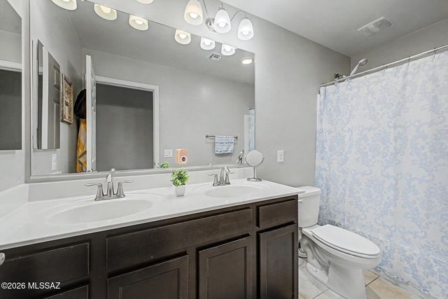 12135 E Becker Drive, Vail, AZ 85641