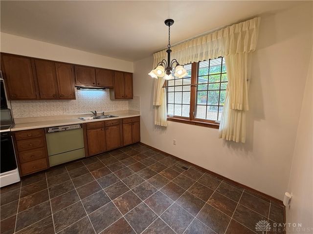 2272 Whispering Willow Circle, Kettering, OH 45440