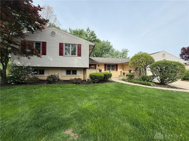 2272 Whispering Willow Circle, Kettering, OH 45440