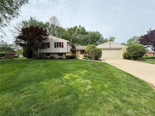 2272 Whispering Willow Circle, Kettering, OH 45440