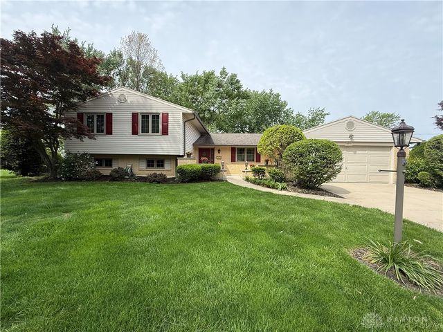 2272 Whispering Willow Circle, Kettering, OH 45440