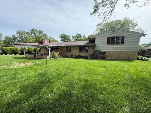 2272 Whispering Willow Circle, Kettering, OH 45440