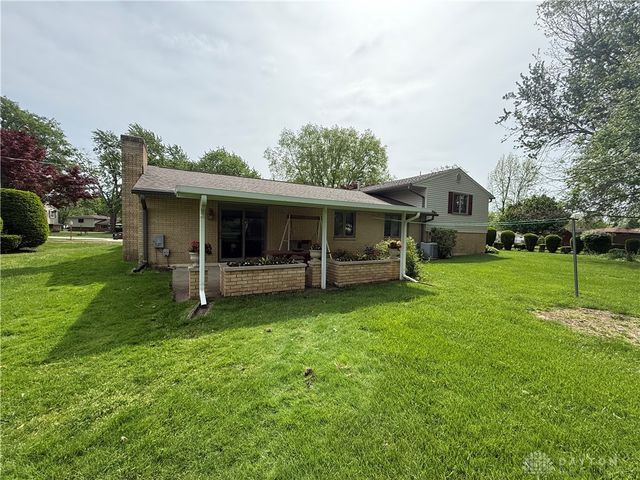 2272 Whispering Willow Circle, Kettering, OH 45440