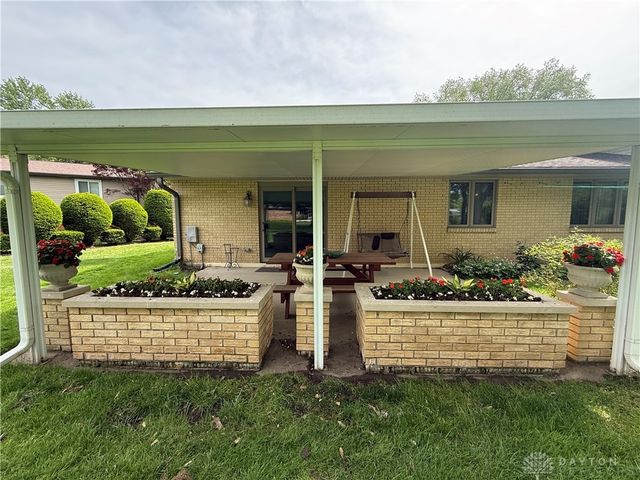 2272 Whispering Willow Circle, Kettering, OH 45440