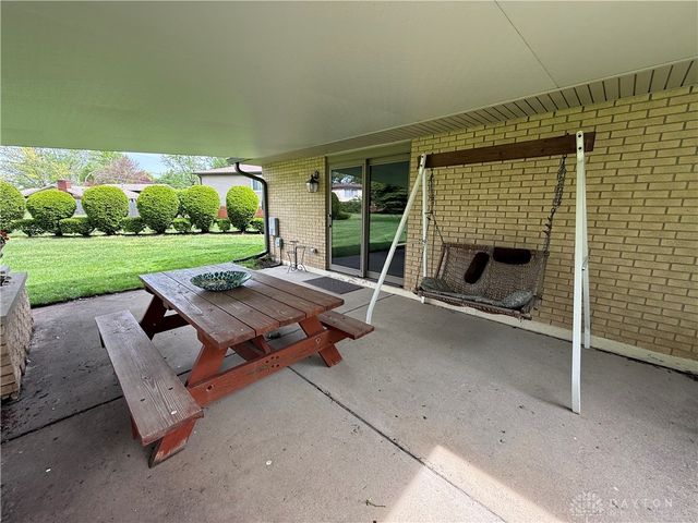 2272 Whispering Willow Circle, Kettering, OH 45440