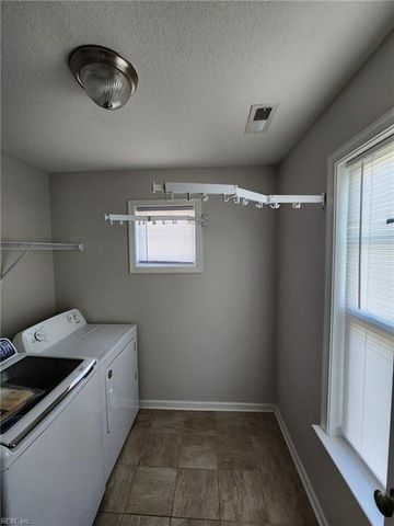 8011 Woodall RD B, Norfolk, VA 23518