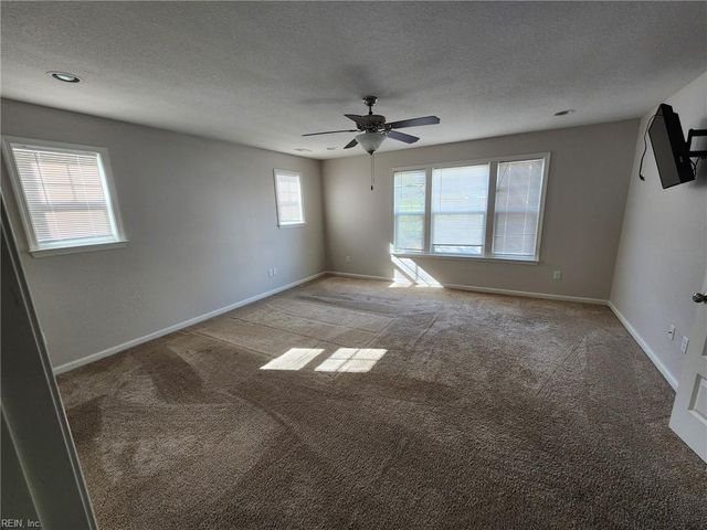 8011 Woodall RD B, Norfolk, VA 23518