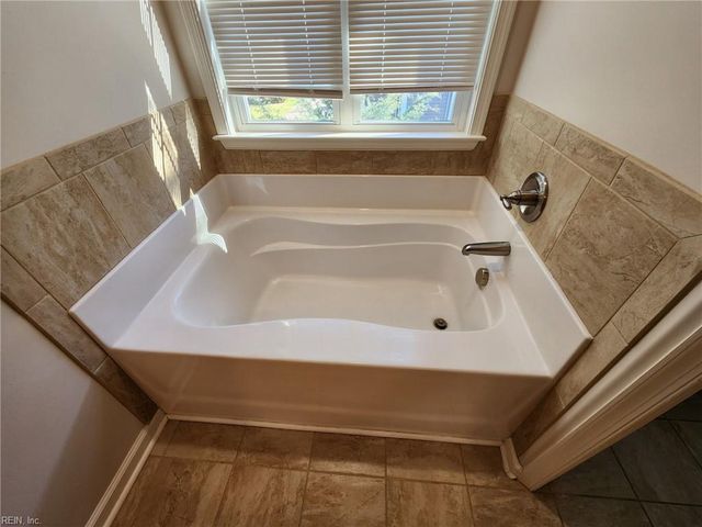 8011 Woodall RD B, Norfolk, VA 23518