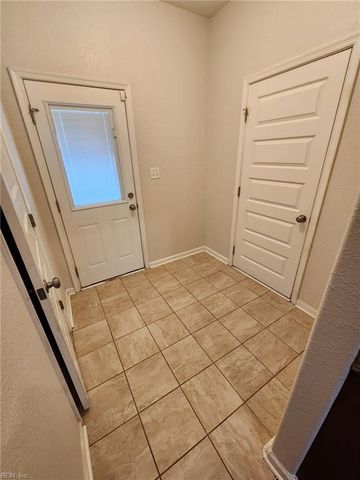 8011 Woodall RD B, Norfolk, VA 23518