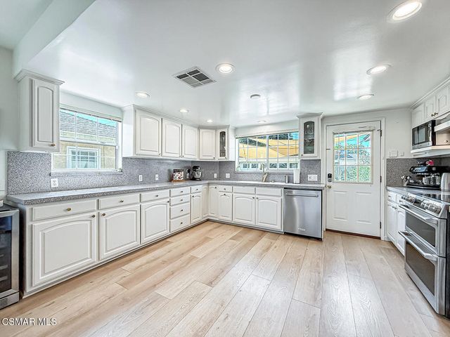 2035 N Evergreen Street, Burbank, CA 91505