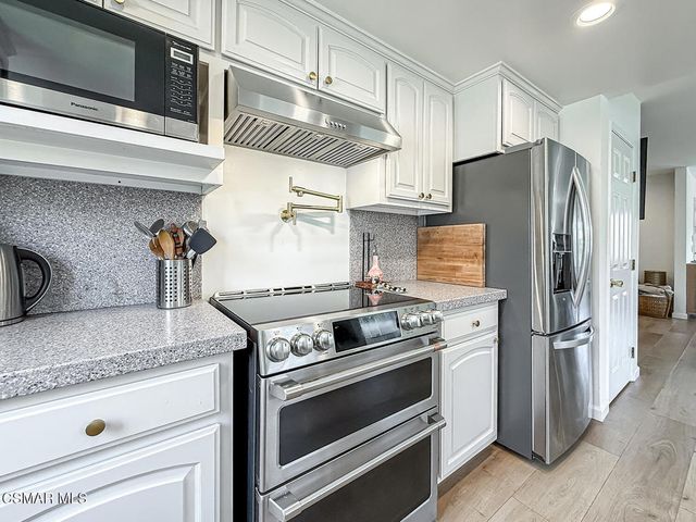 2035 N Evergreen Street, Burbank, CA 91505