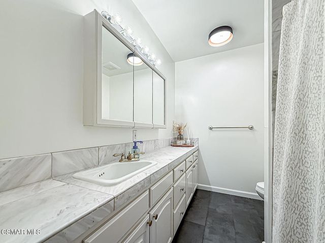 2035 N Evergreen Street, Burbank, CA 91505