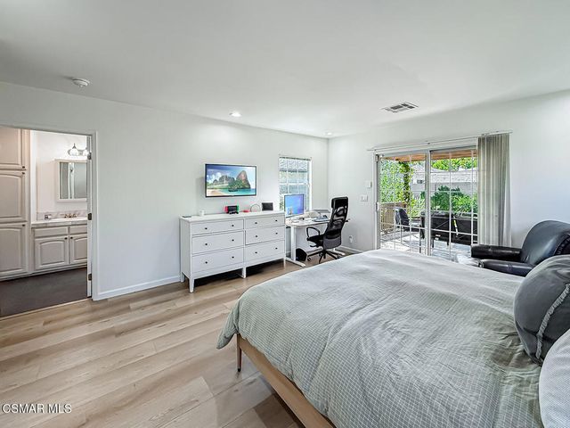 2035 N Evergreen Street, Burbank, CA 91505