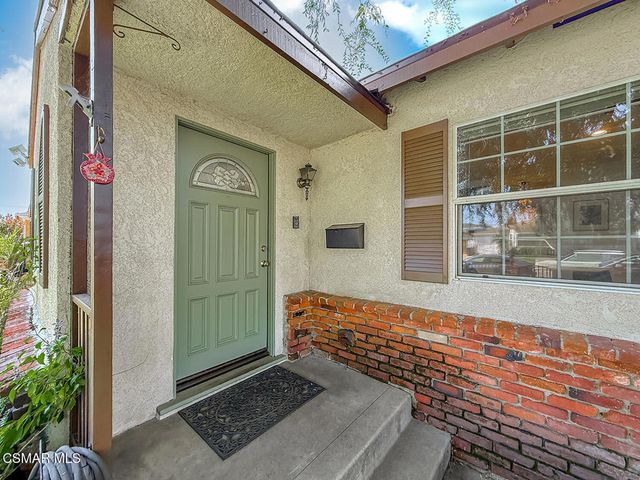 2035 N Evergreen Street, Burbank, CA 91505