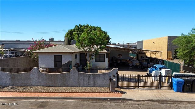 4221 E MAGNOLIA Street, Phoenix, AZ 85034