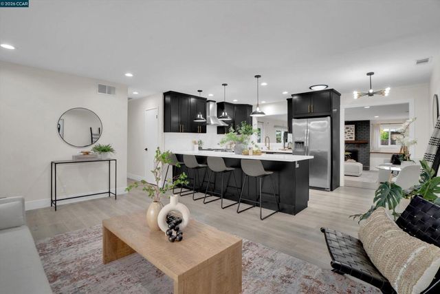 1290 Cypress Dr, Concord, CA 94520