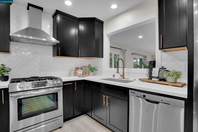 1290 Cypress Dr, Concord, CA 94520