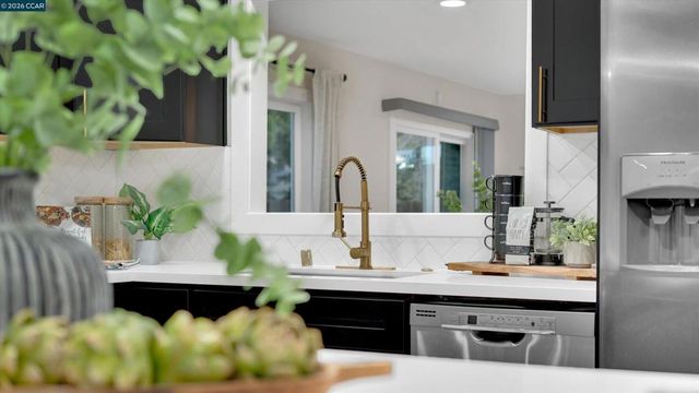 1290 Cypress Dr, Concord, CA 94520