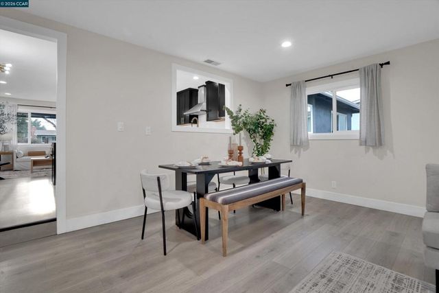 1290 Cypress Dr, Concord, CA 94520