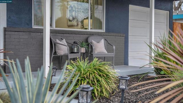 1290 Cypress Dr, Concord, CA 94520