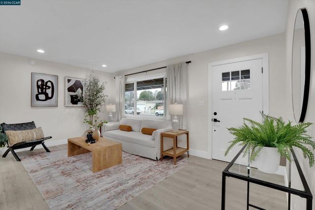 1290 Cypress Dr, Concord, CA 94520