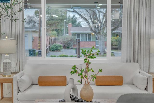 1290 Cypress Dr, Concord, CA 94520