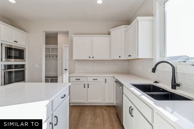 2802 NW Fairfield Court, Ankeny, IA 50023