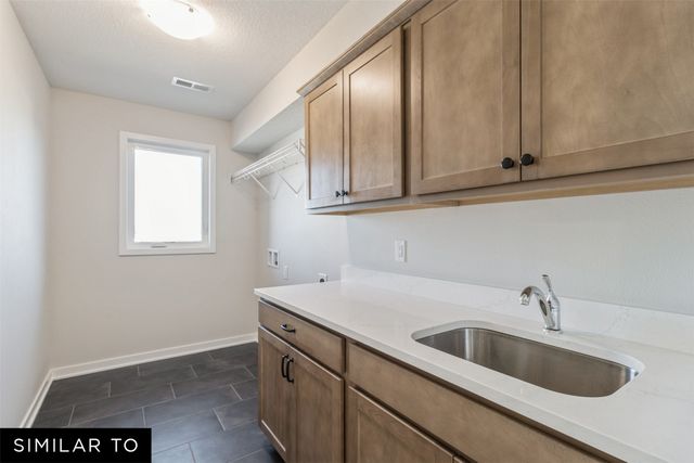 2802 NW Fairfield Court, Ankeny, IA 50023