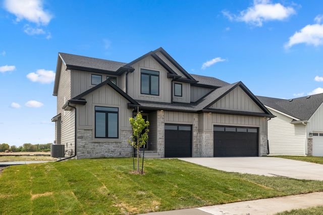 2802 NW Fairfield Court, Ankeny, IA 50023