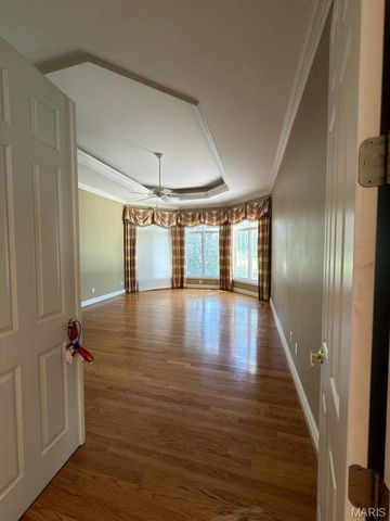 2457 Town and Country Lane, Town And Country, MO 63131