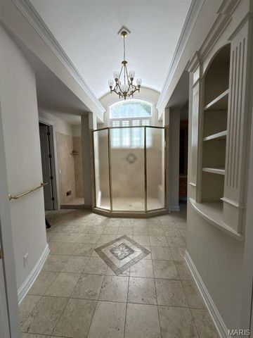 2457 Town and Country Lane, Town And Country, MO 63131