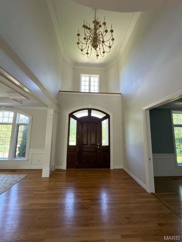 2457 Town and Country Lane, Town And Country, MO 63131