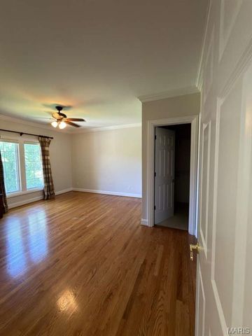 2457 Town and Country Lane, Town And Country, MO 63131