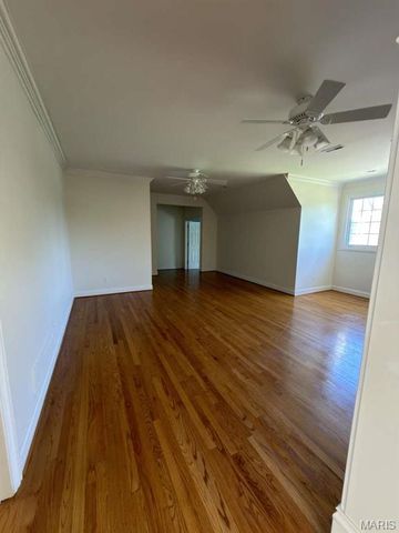 2457 Town and Country Lane, Town And Country, MO 63131