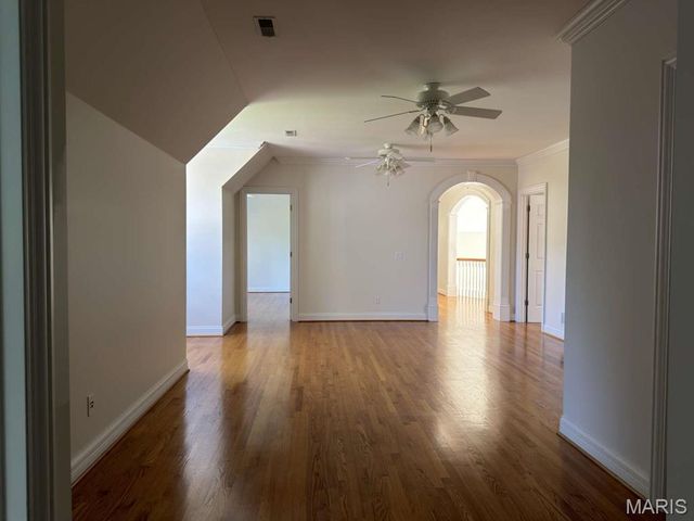 2457 Town and Country Lane, Town And Country, MO 63131