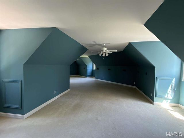 2457 Town and Country Lane, Town And Country, MO 63131