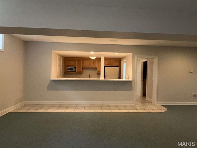 2457 Town and Country Lane, Town And Country, MO 63131